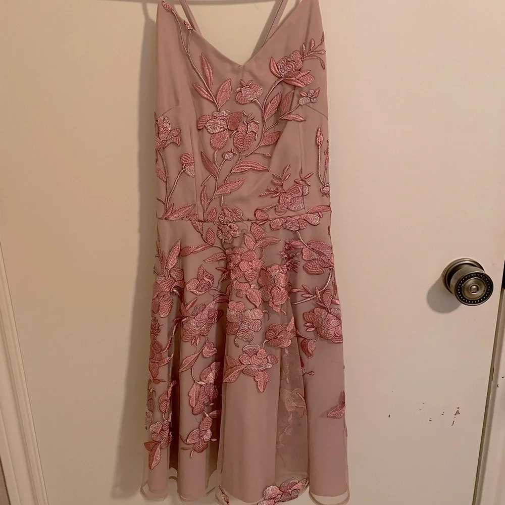 Two Sisters Jaus Women’s The Sassy Dress - Picture 2 of 14